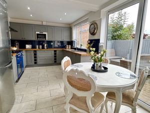 Kitchen/Diner- click for photo gallery